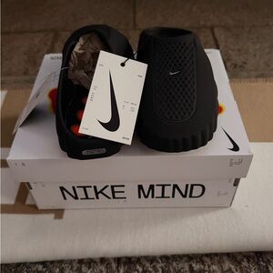 Nike Mind 001 Slides Black/Chrome Hyper Crimson Women’s Size 5 NIB